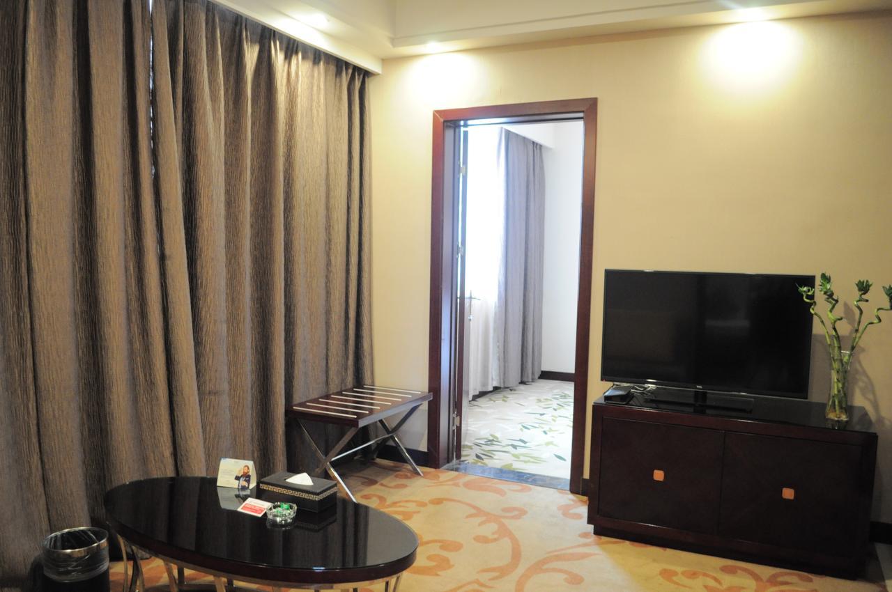 Hotel Ramada Linyi North Extérieur photo